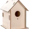 Professionelles Vogelhaus mit Firmenlogo und Claim als Kundengeschenk im Grünen