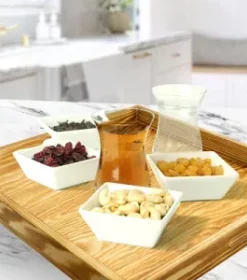 Graviertes Holztablett mit Firmenleitbild