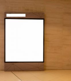 Firmenschildständer mit Logo-Gravur für Außenbereiche wetterfest und langlebig