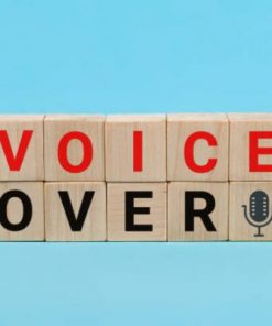 Aufsteller mit Gravur aus nachhaltigem Holz für grüne Markenkommunikation