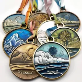 Auszeichnung mit runder Holzmedaille