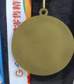 Feierliche Ehrenmedaille mit Etui