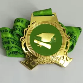 Kompakte Holzmedaille mit Öse