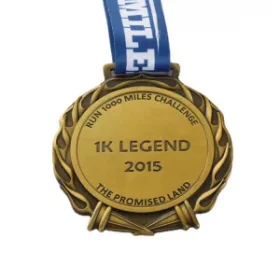 Goldmedaille mit reflektierender Oberfläche