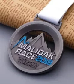 Eventmedaille aus glänzendem Kunststoff