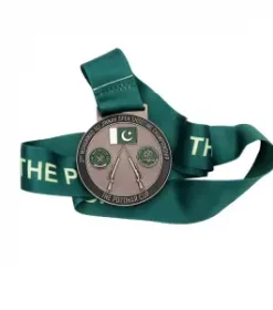 Preisverleihungsplakette mit Satinband