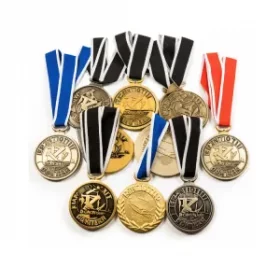Absolventenmedaille aus Holz