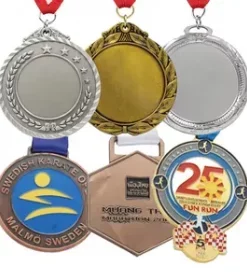 Abschlussmedaille mit Verzierungen