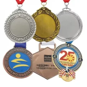 Abschlussmedaille mit Verzierungen