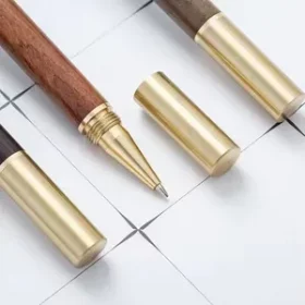 Werbegeschenke Kugelschreiber mit Logo – Gravierte Stifte für Marketingaktionen