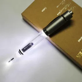 Werbemittel Kugelschreiber personalisieren – Lasergravierte Firmenstifte