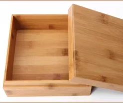 Edle Holzbox für besondere Anlässe – Individuell gestaltete Geschenkbox