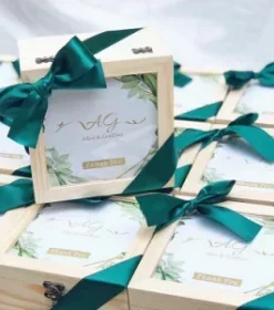 Premium Holzbox mit Namensgravur – Stilvolle Box für Erinnerungsstücke