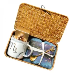 Handgemachte Holzbox personalisiert – Holzbox mit personalisiertem Design