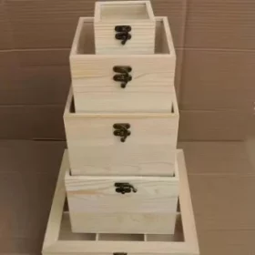 Premium Holzbox mit Namensgravur – Elegante Box für persönliche Andenken