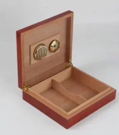 Individuelle Holzbox als Geschenk – Praktische Holzbox für vielseitige Nutzung