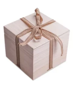 Handgemachte Holzbox personalisiert – Handgefertigte Aufbewahrungsbox