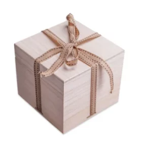 Handgemachte Holzbox personalisiert – Handgefertigte Aufbewahrungsbox