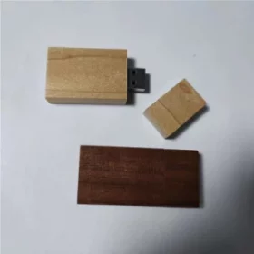 USB-Sticks aus Holz mit Logo für Firmen