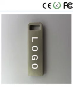 Robuster USB Schlüsselanhänger aus Metall mit Wunschtext