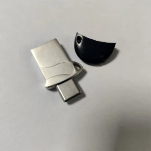 Professioneller USB Schlüsselanhänger aus Metall mit Drehmechanismus
