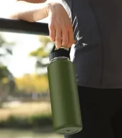 Praktische Edelstahl-Wasserflasche mit Wunschgravur – Ideal für Reisen, Outdoor und Camping