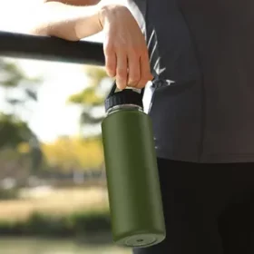 Praktische Edelstahl-Wasserflasche mit Wunschgravur – Ideal für Reisen, Outdoor und Camping