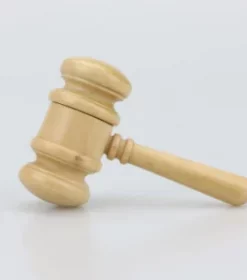 USB-Sticks aus Holz mit personalisiertem Design