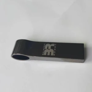 Moderner USB Speicher mit Gravur als Werbegeschenk