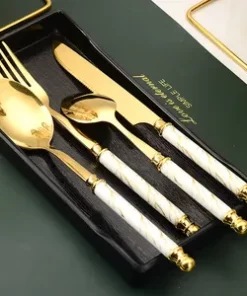 Esslöffel mit Gravur mit Gravur auf dem Stiel