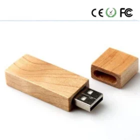 USB-Stick aus Holz mit Gravur für besondere Anlässe