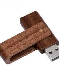 Personalisierter USB-Stick aus Holz mit Kappe als stilvolles und sicheres Gadget