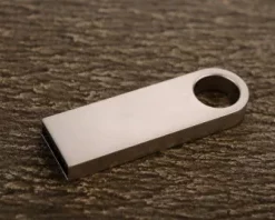 Edler USB Drive gebürstetes Metall mit Namensgravur