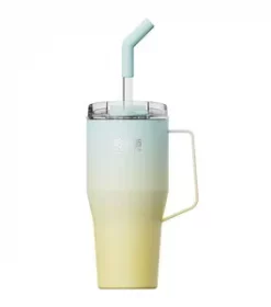 Hochwertige Thermobecher aus Edelstahl mit Präzisionsgravur für ein perfektes Trinkerlebnis