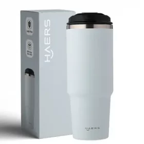Individuell gestaltete Thermobecher aus Edelstahl als praktisches und stilvolles Accessoire