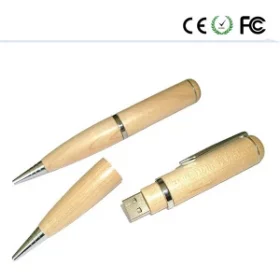 Praktische USB-Sticks aus Holz mit Gravur für Konferenzen und Schulungen