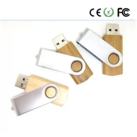 Individuell gravierter USB-Stick aus Holz mit Firmenlogo – Präsentieren Sie Ihre Marke stilvoll
