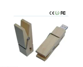 USB-Stick aus Holz mit dem Namen oder Slogan Ihres Unternehmens