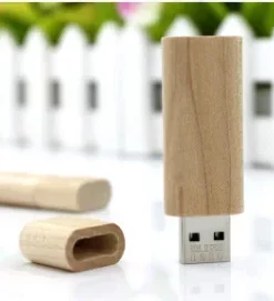 Robuster Holz-USB-Stick mit Präzisionsgravur – Einzigartiges Design, das in Erinnerung bleibt