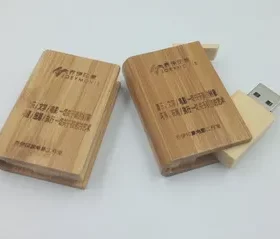 Individuell gravierte USB-Sticks aus Ahornholz, Nussbaum oder Bambus – Ein Unikat für Ihre Daten