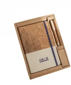 Personalisierbares Notizbuch aus Holz für Firmenkunden