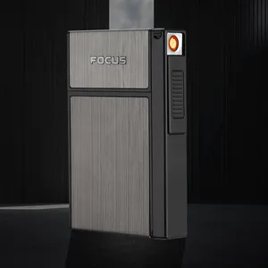 Kompaktes Etui mit Gravur