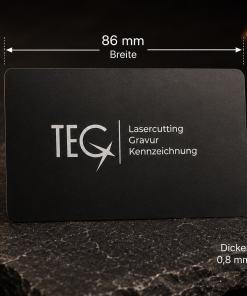 Metall-Visitenkarte 86 × 54 mm aus schwarzem Edelstahl, matt, 0,8 mm, bei der Gravur erscheinen die Buchstaben in metallischer Farbe, leer, für Lasergravur.