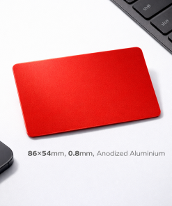 Metall-Visitenkarte 86 × 54 mm aus rotem Aluminium, matt, 0,8 mm, bei der Gravur erscheinen die Buchstaben in weißer Farbe, leer, für Lasergravur.